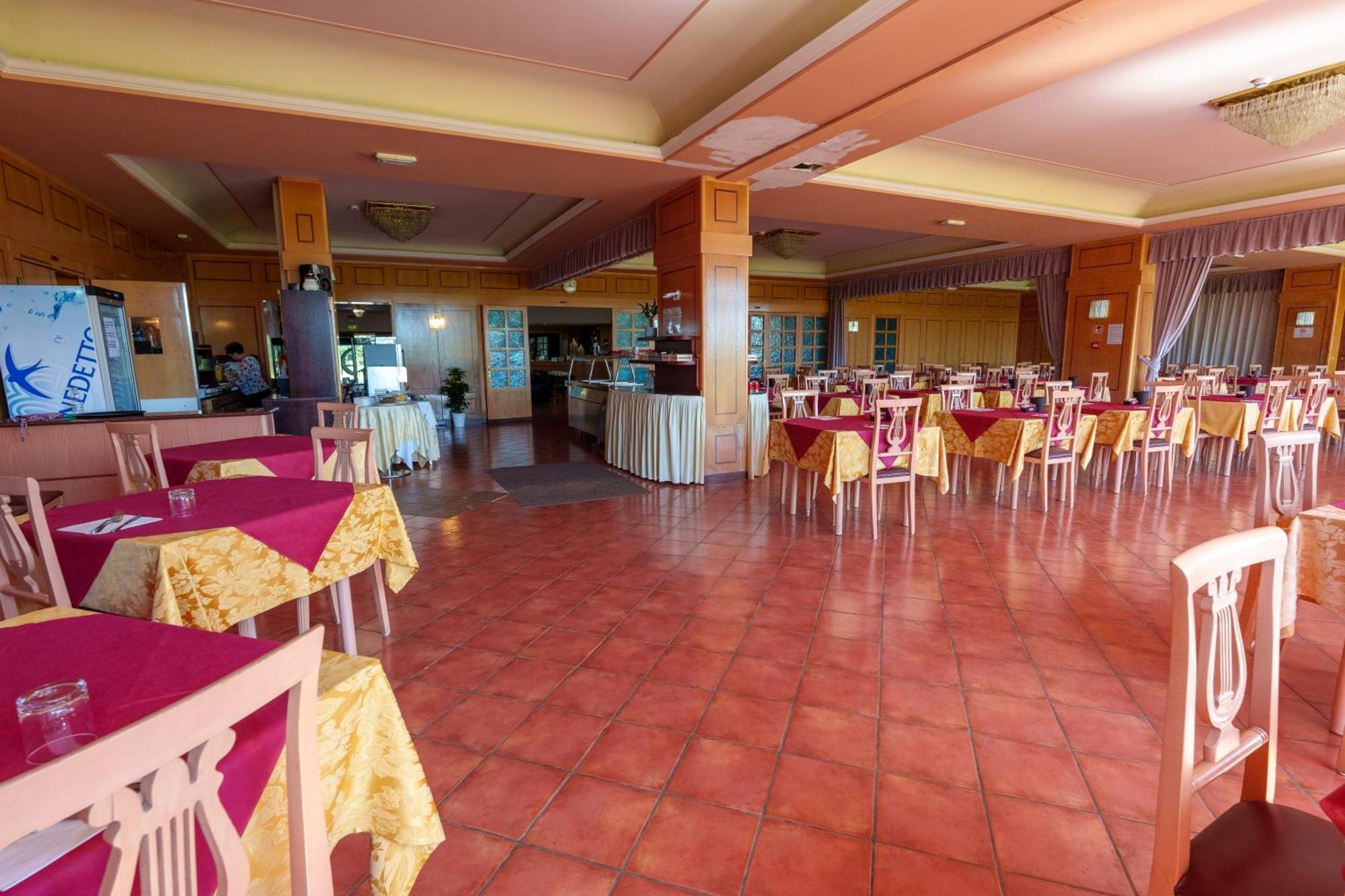 Hotel Villa Strassoldo "Ex Attianese Hotel Restaurant" Cervignano del Friuli Exterior photo